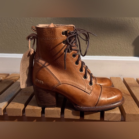 Bed Stu Shoes - NET BED STU CAMEL TAN LEATHER LACE UP ZIP UP HEELED BOOT 
6 36